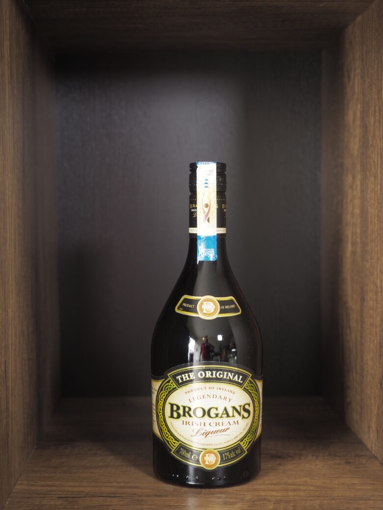 CREMA BROGANS